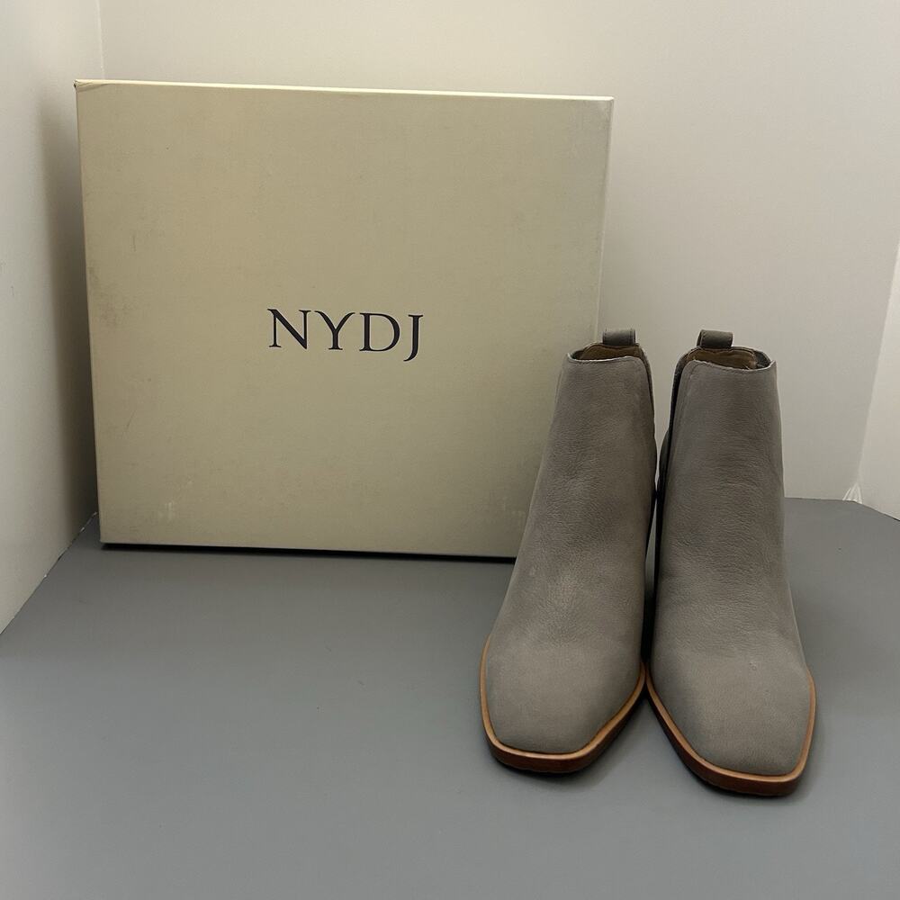 NYDJ JoleneGo Suede Block Heel Boots Women Sz 6.5 Color Taupe